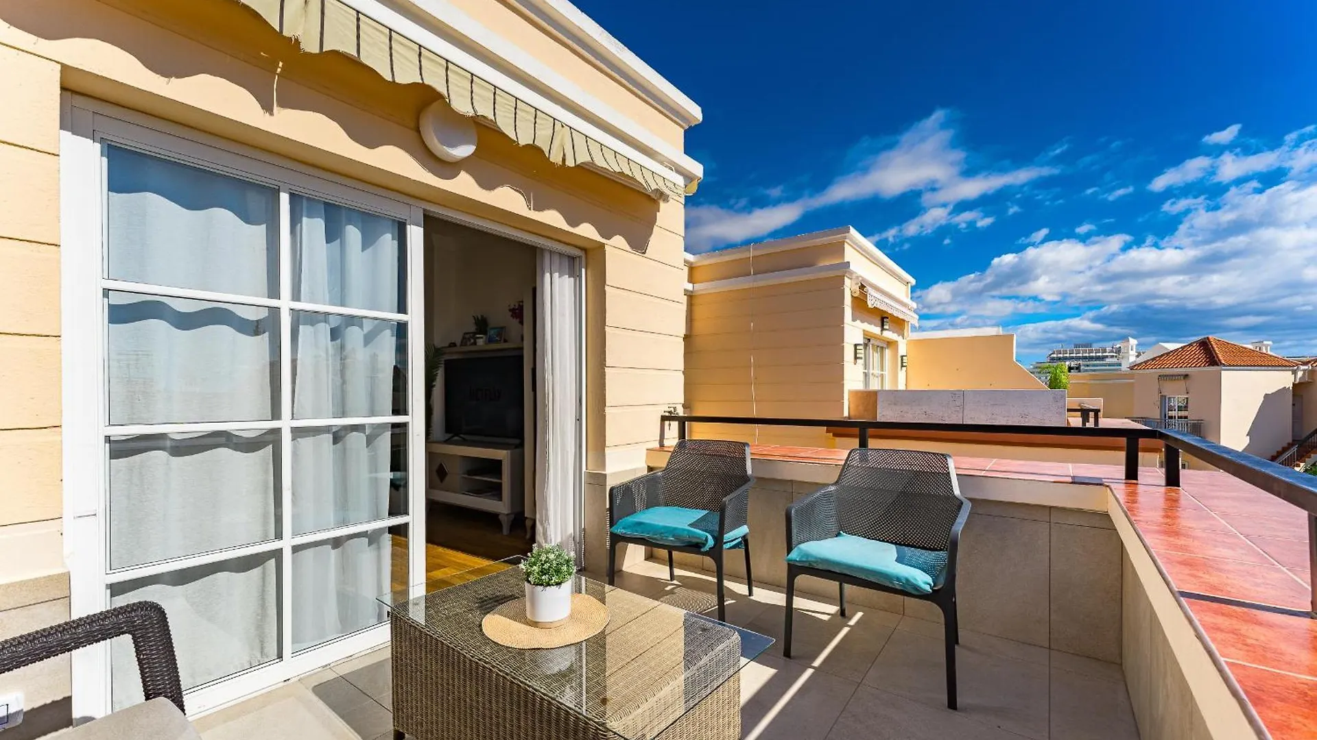 Yucca Park, Lovely, Quiet, 2 Bedroom, 70M2, Ocean Pool View! Costa Adeje  Costa Adeje (Tenerife)